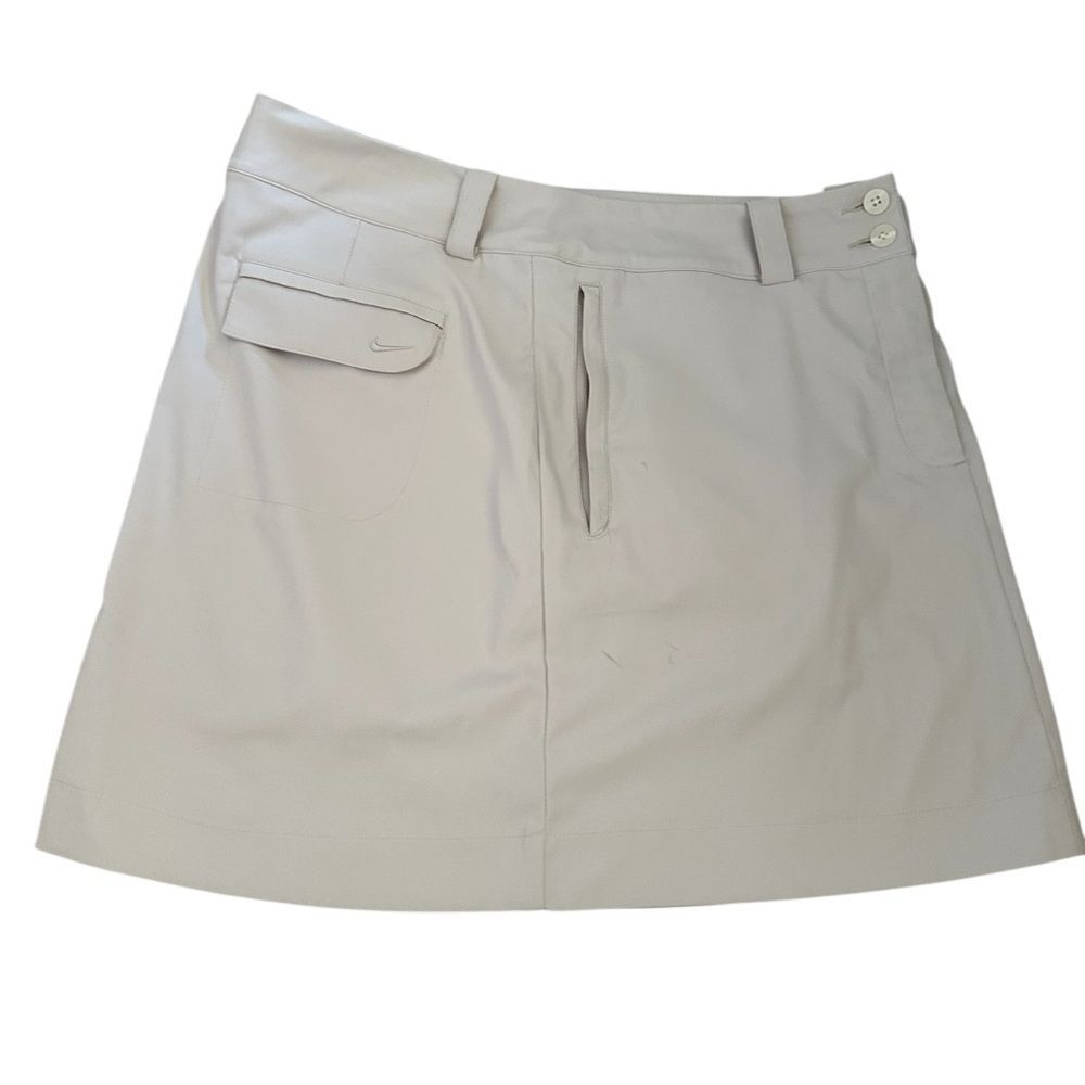 Nike Beige Golf Skort ~ 2 button zipped closure ~ side and back pockets ~ size M - Picture 3 of 12
